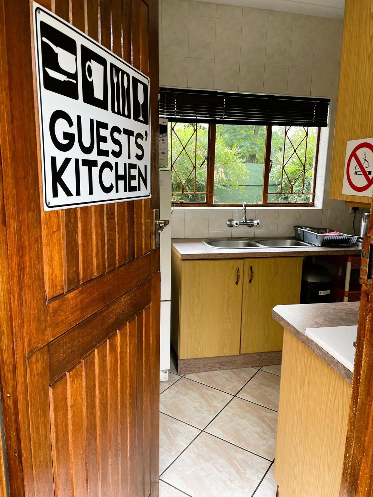 Celtis Lane Guest House Boksburg Ngoại thất bức ảnh