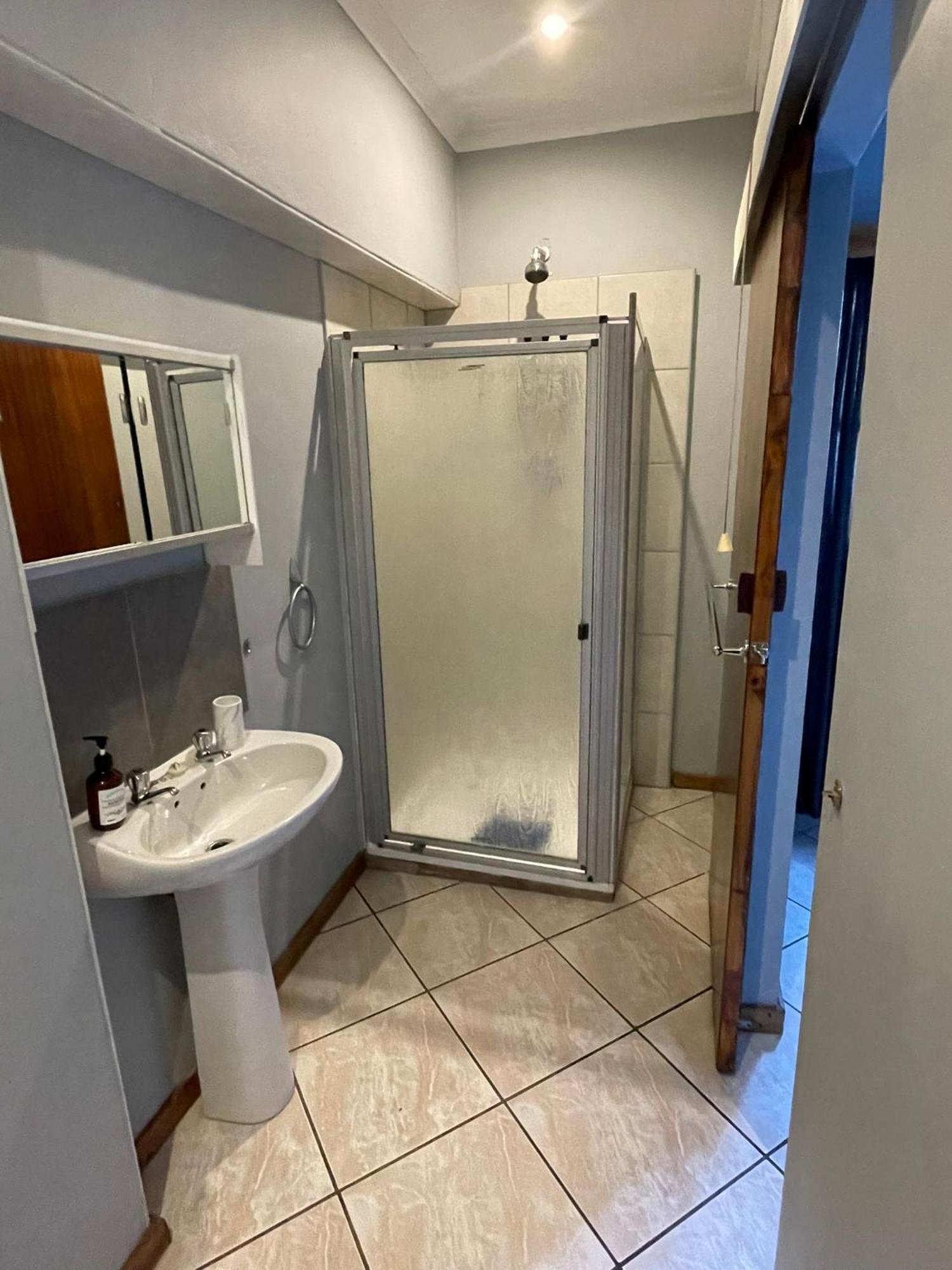 Celtis Lane Guest House Boksburg Ngoại thất bức ảnh