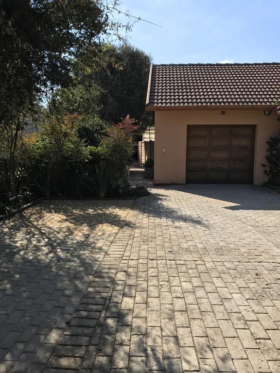 Celtis Lane Guest House Boksburg Ngoại thất bức ảnh